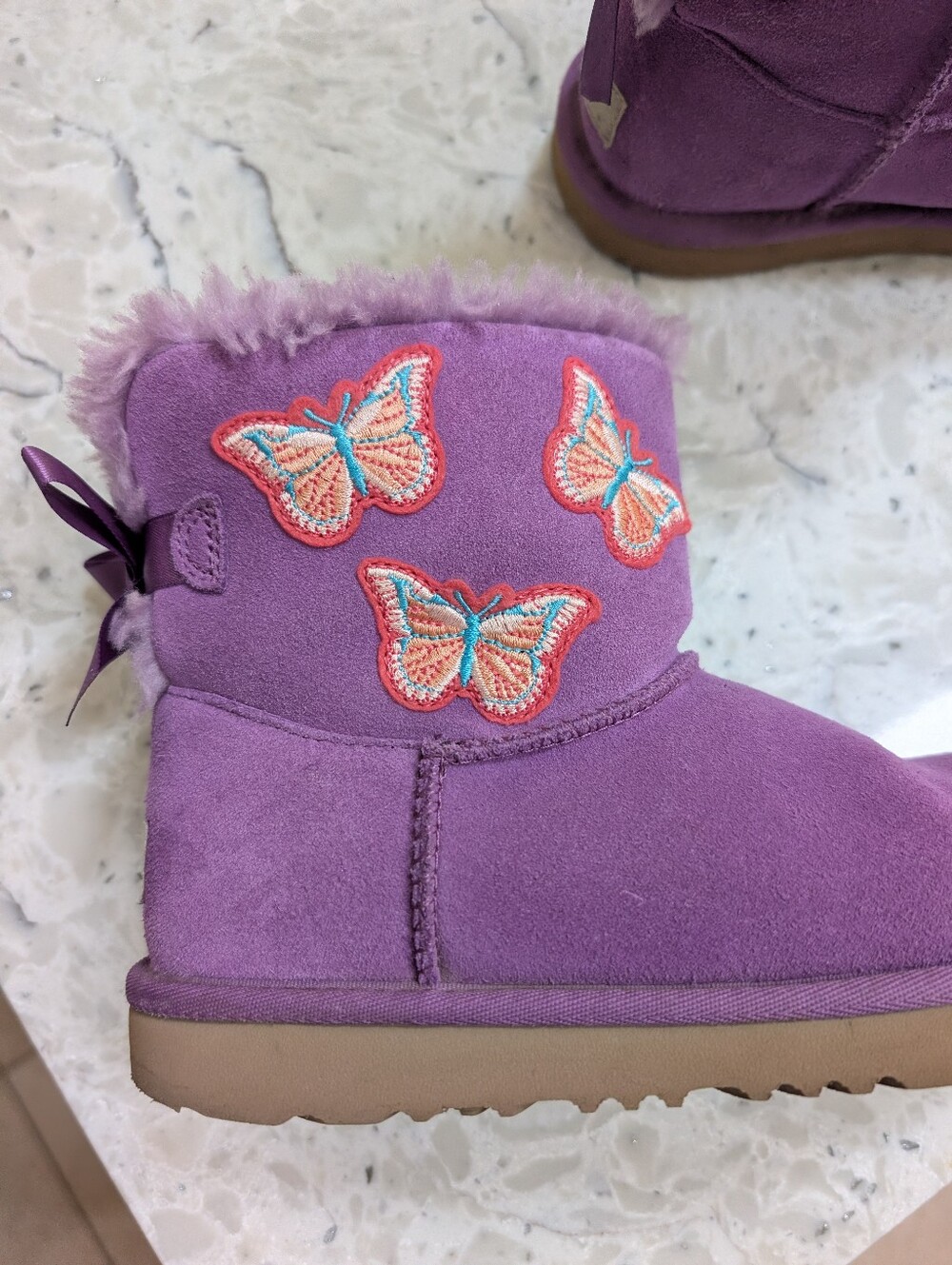 UGG Mini Bailey Bow II Boots Butterfly Purple Girls 4 - Picture 2 of 7